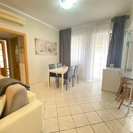 Apartment R&r *